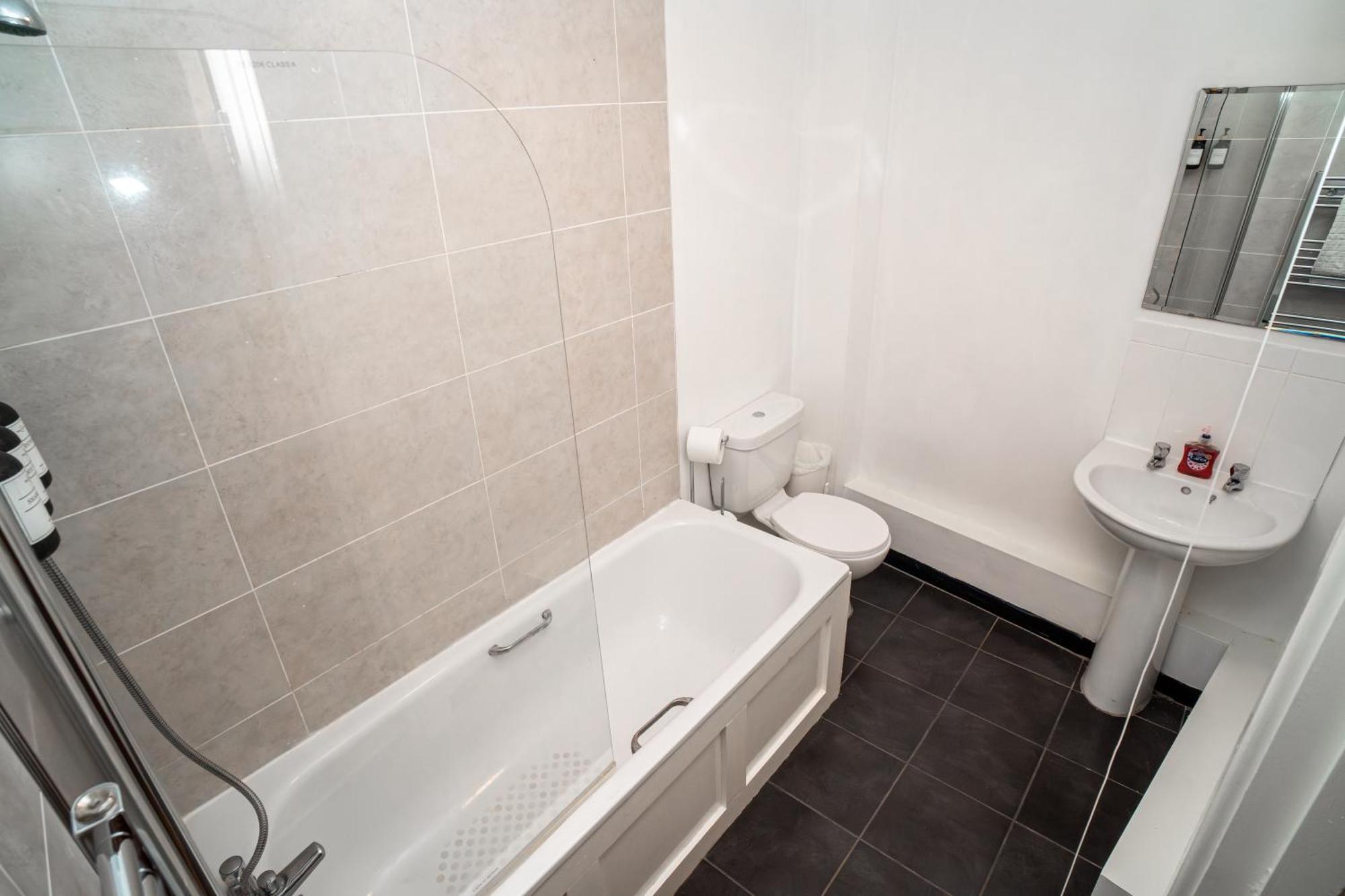 3 Bedroom Central Apartment In Belfast City Centre المظهر الخارجي الصورة